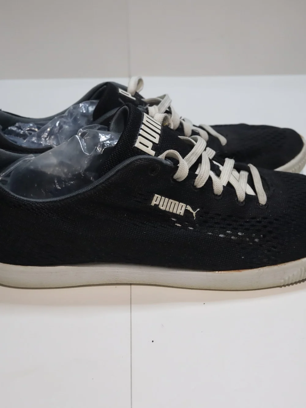 PUMA Women's Black Casual Knit Sneakers with White Soles Size 8 Sportlifestyle